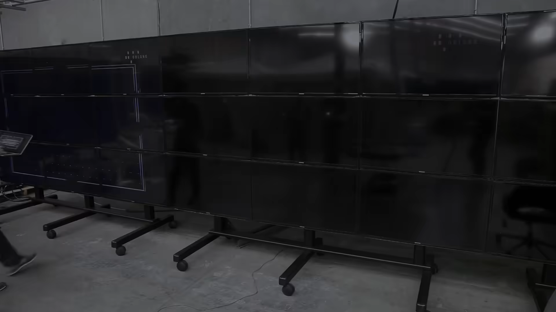 Oblong Multi-user Multi-modal Spatial Operating Environment